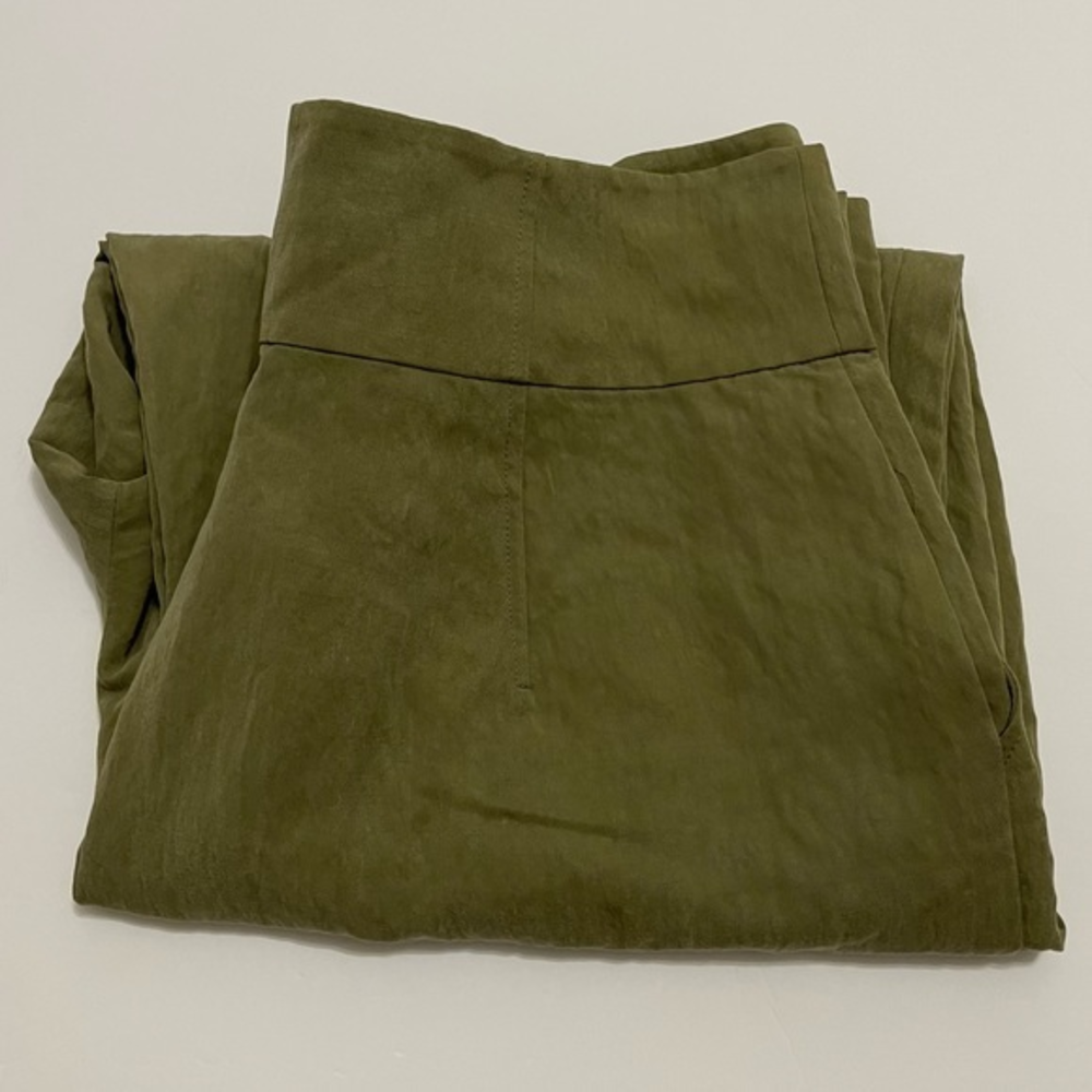 Intermix Pippa Straight Leg Hi-Rise Pleated Pants in Olive Size‎ 12